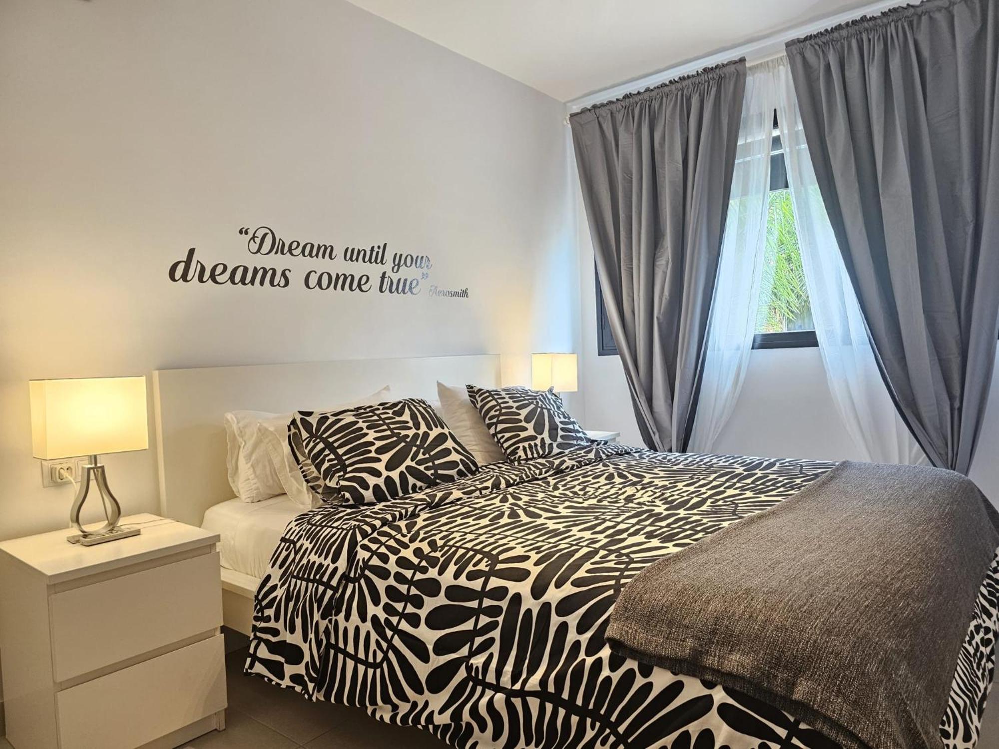 Hortensia Suites Apartments ,Los Cristianos لوس كريستيانوس المظهر الخارجي الصورة